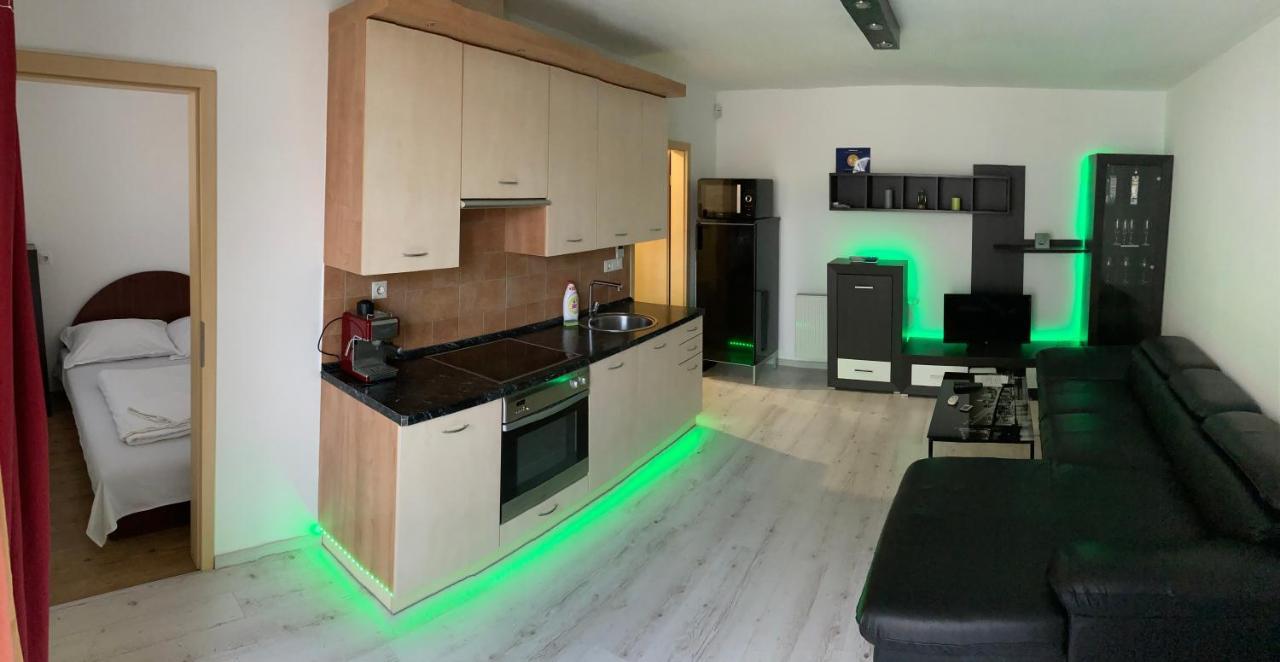 Apartment City Inn Печ Экстерьер фото