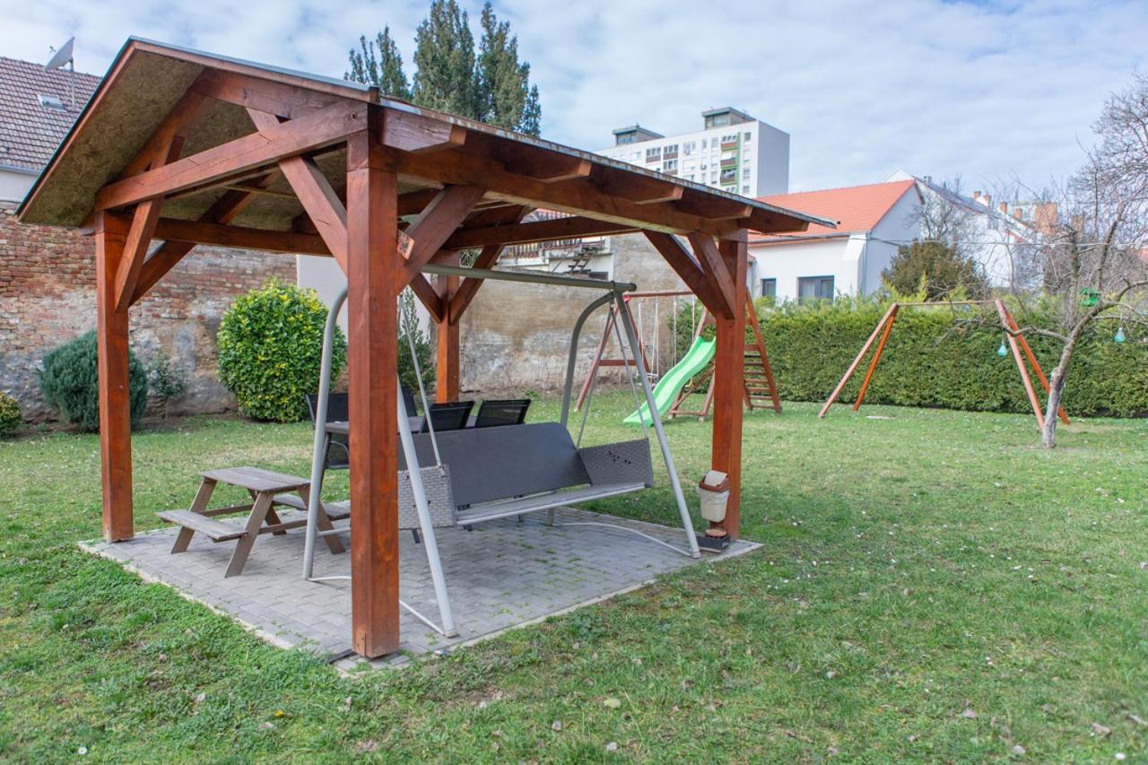 Apartment City Inn Печ Экстерьер фото