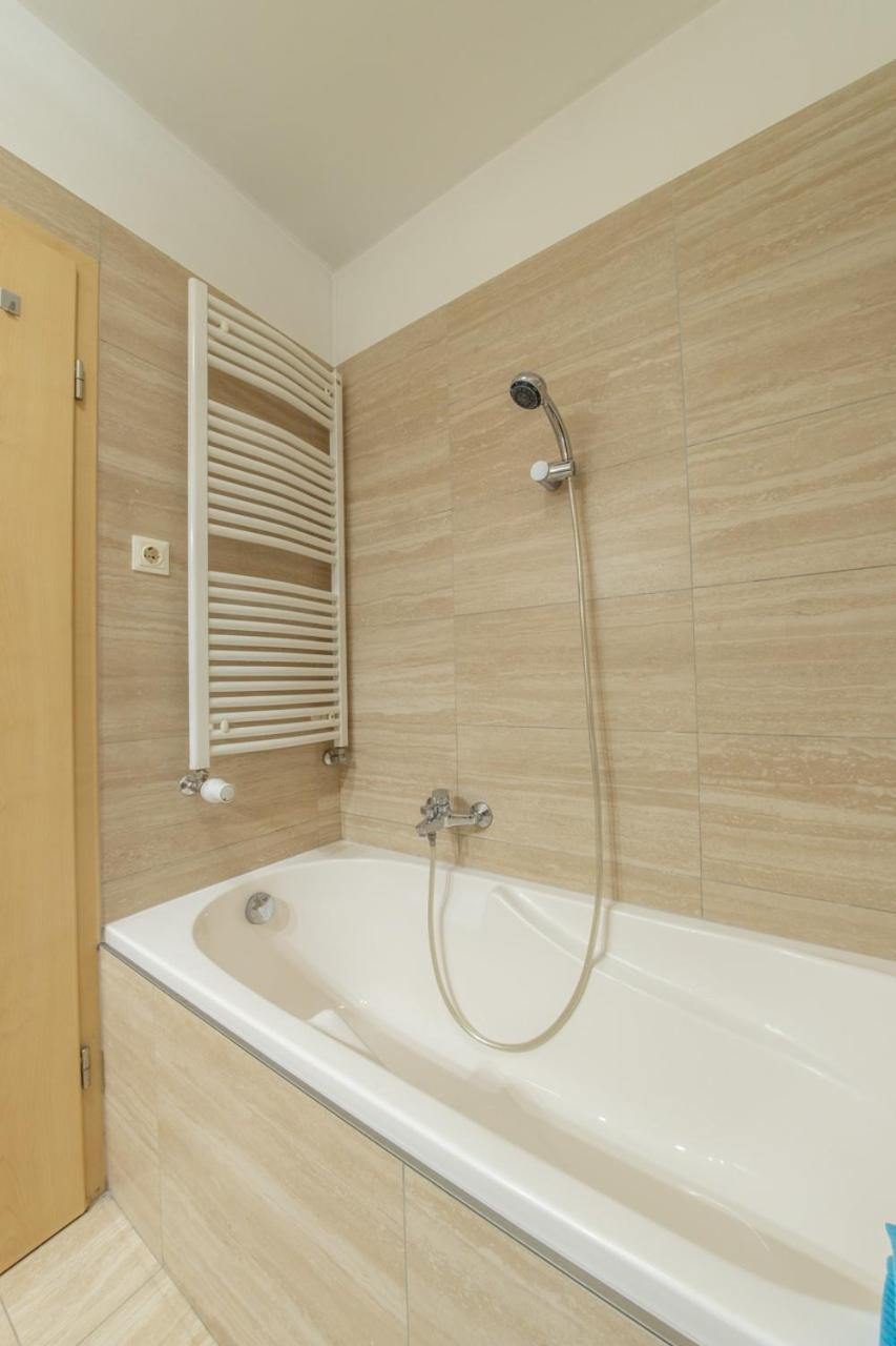 Apartment City Inn Печ Экстерьер фото